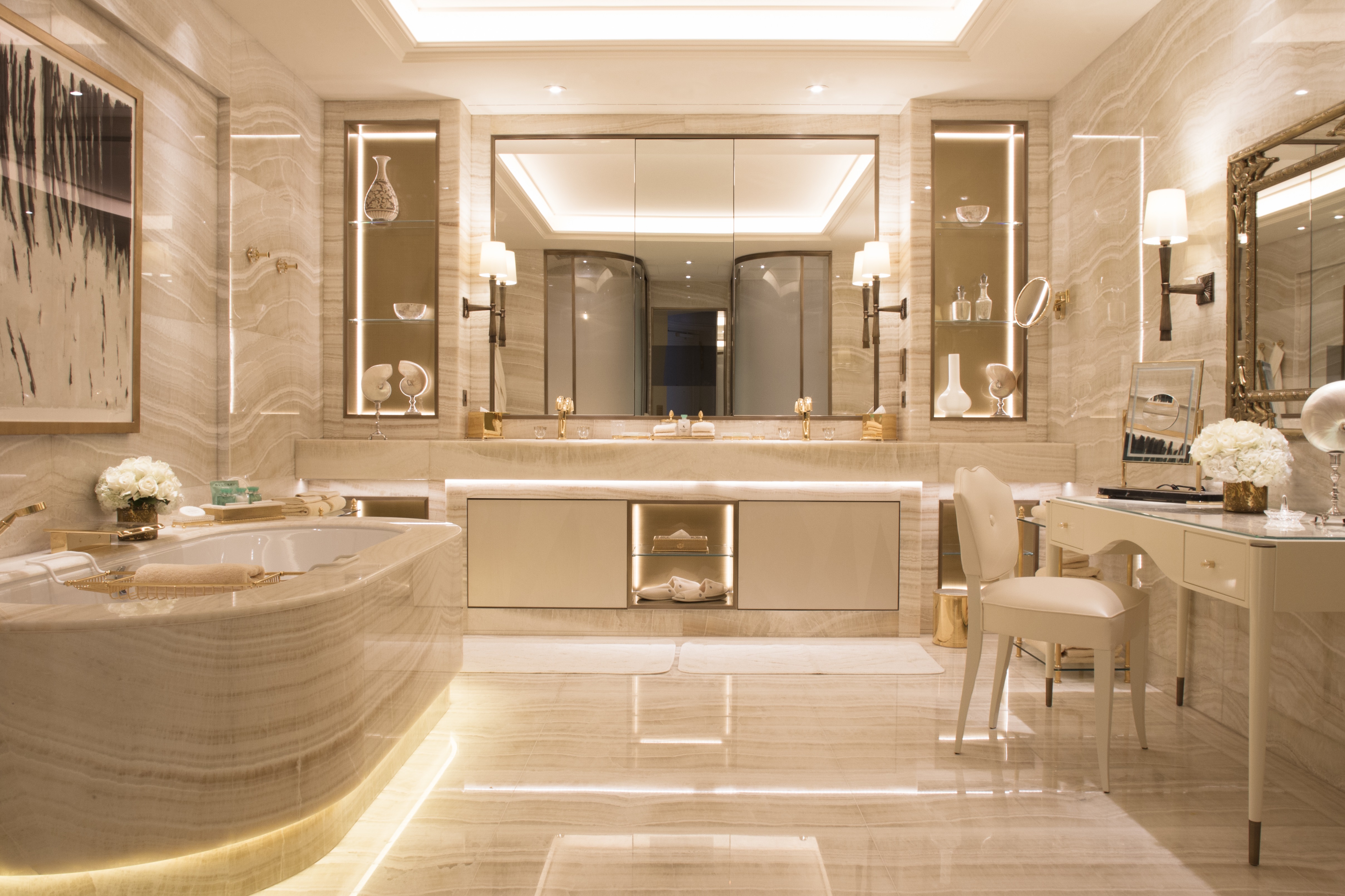 Salle de bain luxueuse en marbre