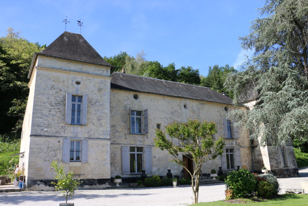 Façade du Château de Courtebotte